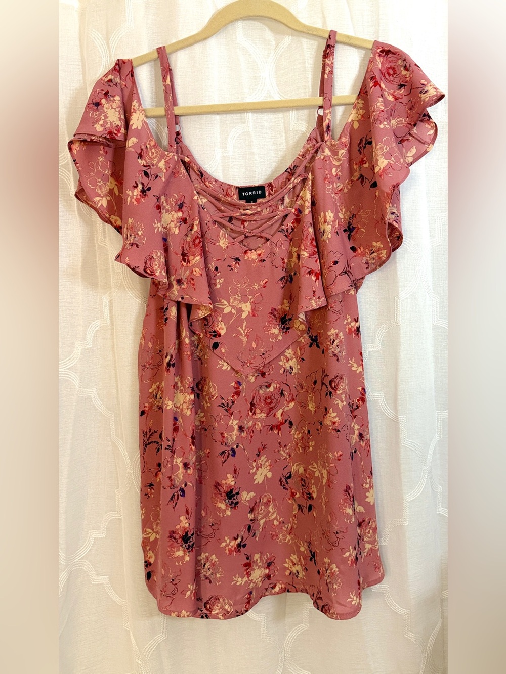Torrid Floral Ruffle Lace-Up Blouse Size 3 in Coral